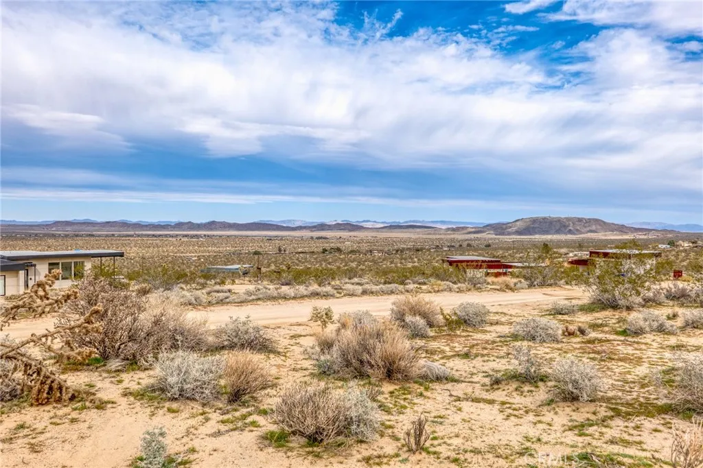 130 Hollinger Road Joshua Tree, CA 92252 - Photo 14 of 41