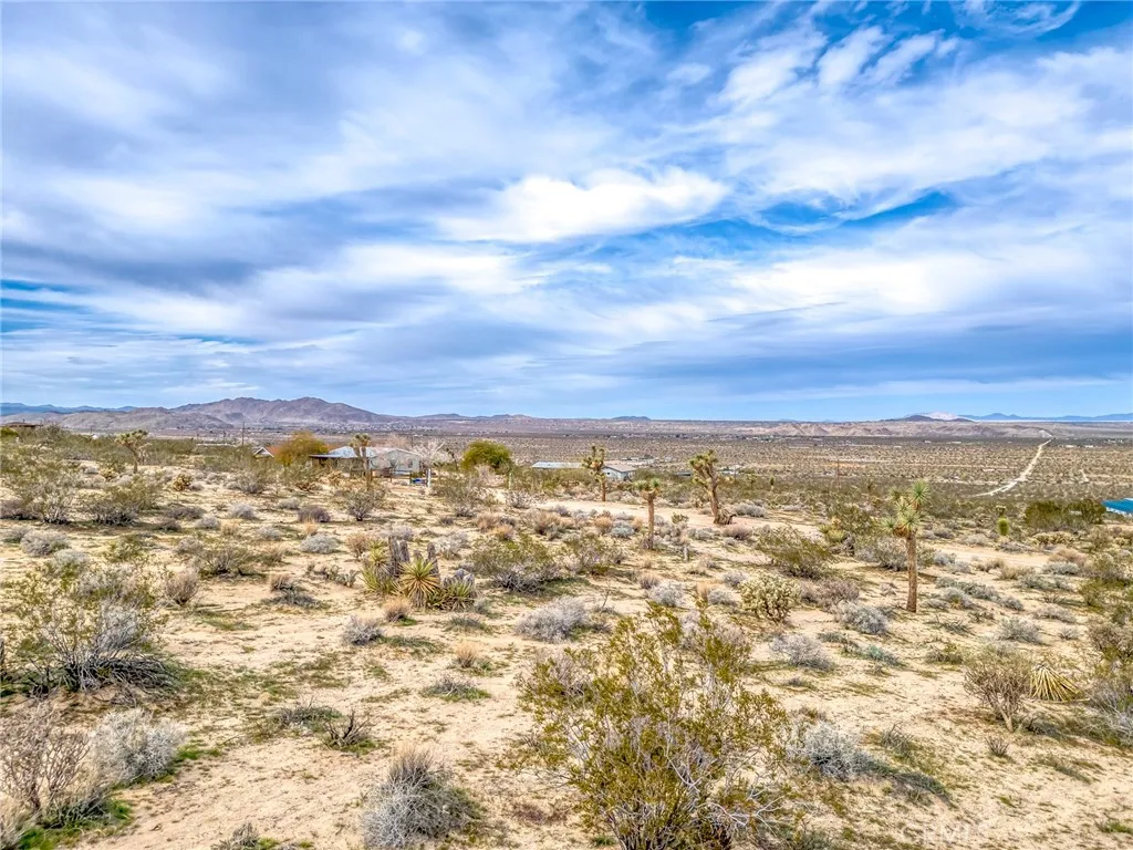 130 Hollinger Road Joshua Tree, CA 92252 - Photo 16 of 41