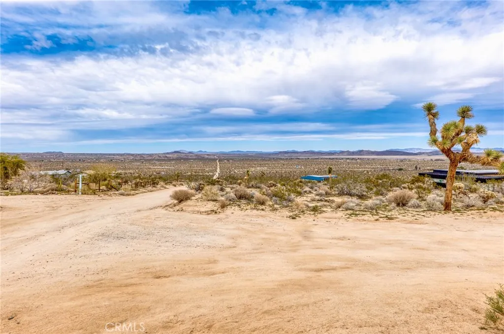 130 Hollinger Road Joshua Tree, CA 92252 - Photo 17 of 41