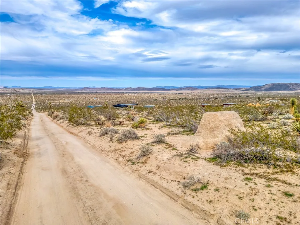 130 Hollinger Road Joshua Tree, CA 92252 - Photo 21 of 41