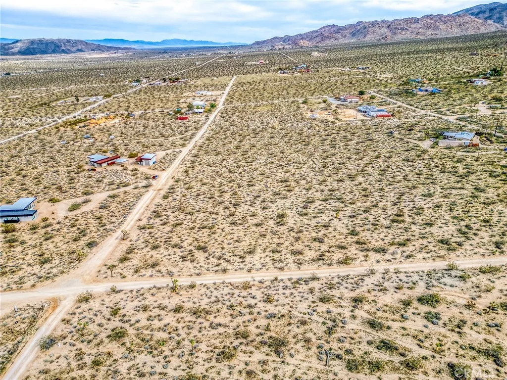 130 Hollinger Road Joshua Tree, CA 92252 - Photo 23 of 41