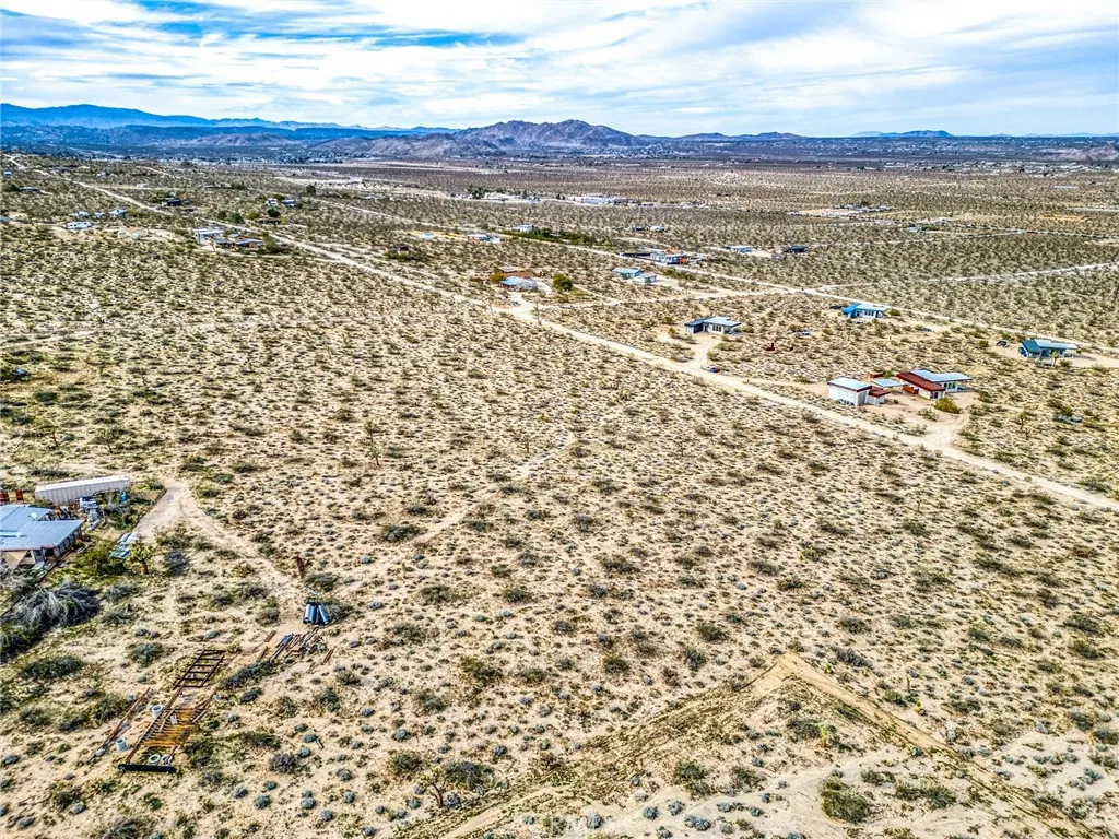 130 Hollinger Road Joshua Tree, CA 92252 - Photo 35 of 41