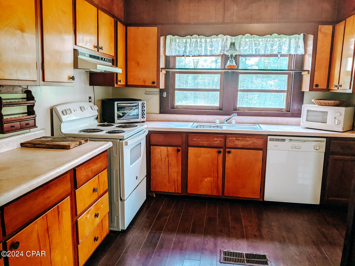 2194 Bethlehem Road Cottondale, FL 32431 - Photo 7 of 10