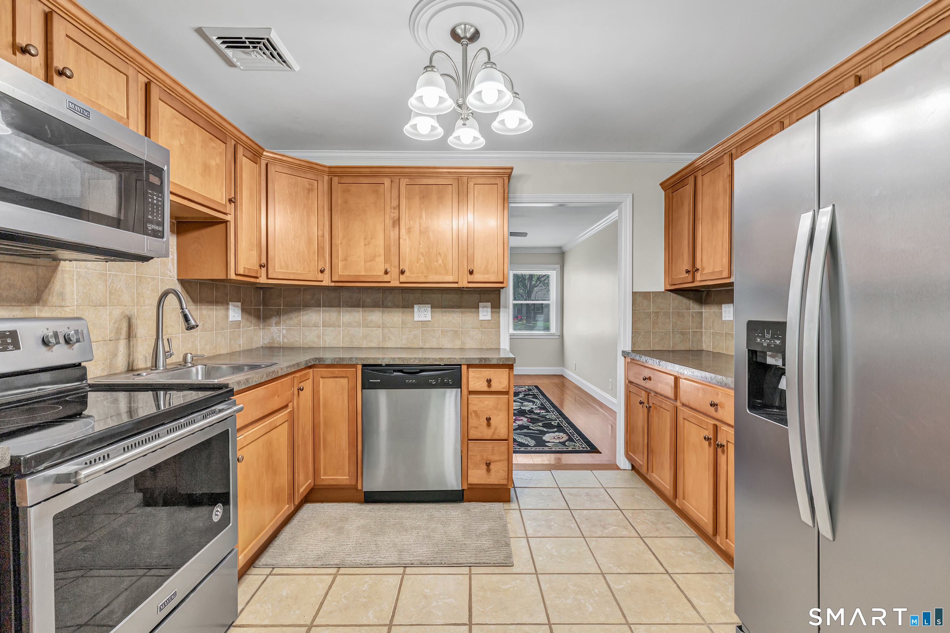 202 Glen Hills Road Meriden, CT 06451 - Photo 11 of 38