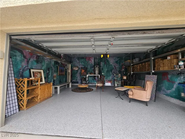 $4,000 | 10517 India Hawthorn Avenue, Las Vegas, NV 89144