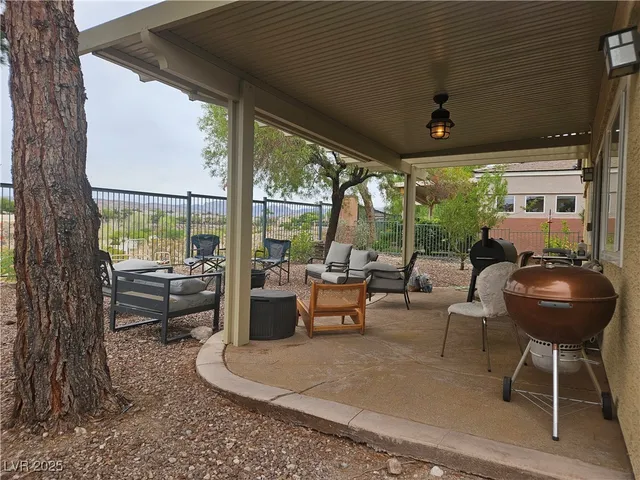 $4,000 | 10517 India Hawthorn Avenue, Las Vegas, NV 89144