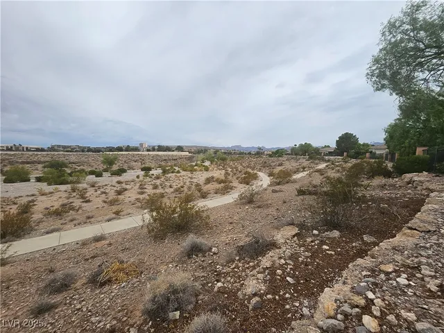 $4,000 | 10517 India Hawthorn Avenue, Las Vegas, NV 89144