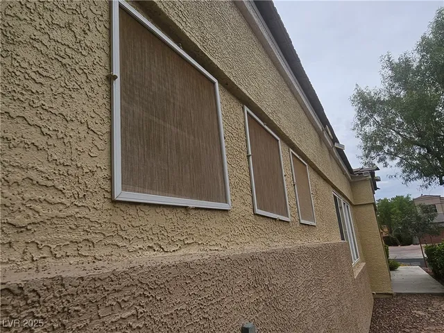 $4,000 | 10517 India Hawthorn Avenue, Las Vegas, NV 89144