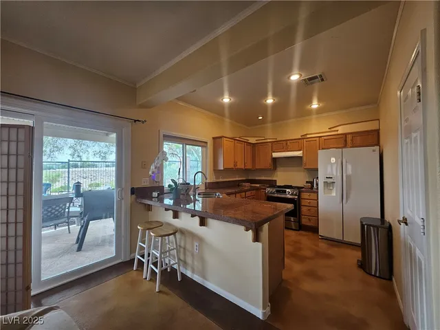 $4,000 | 10517 India Hawthorn Avenue, Las Vegas, NV 89144