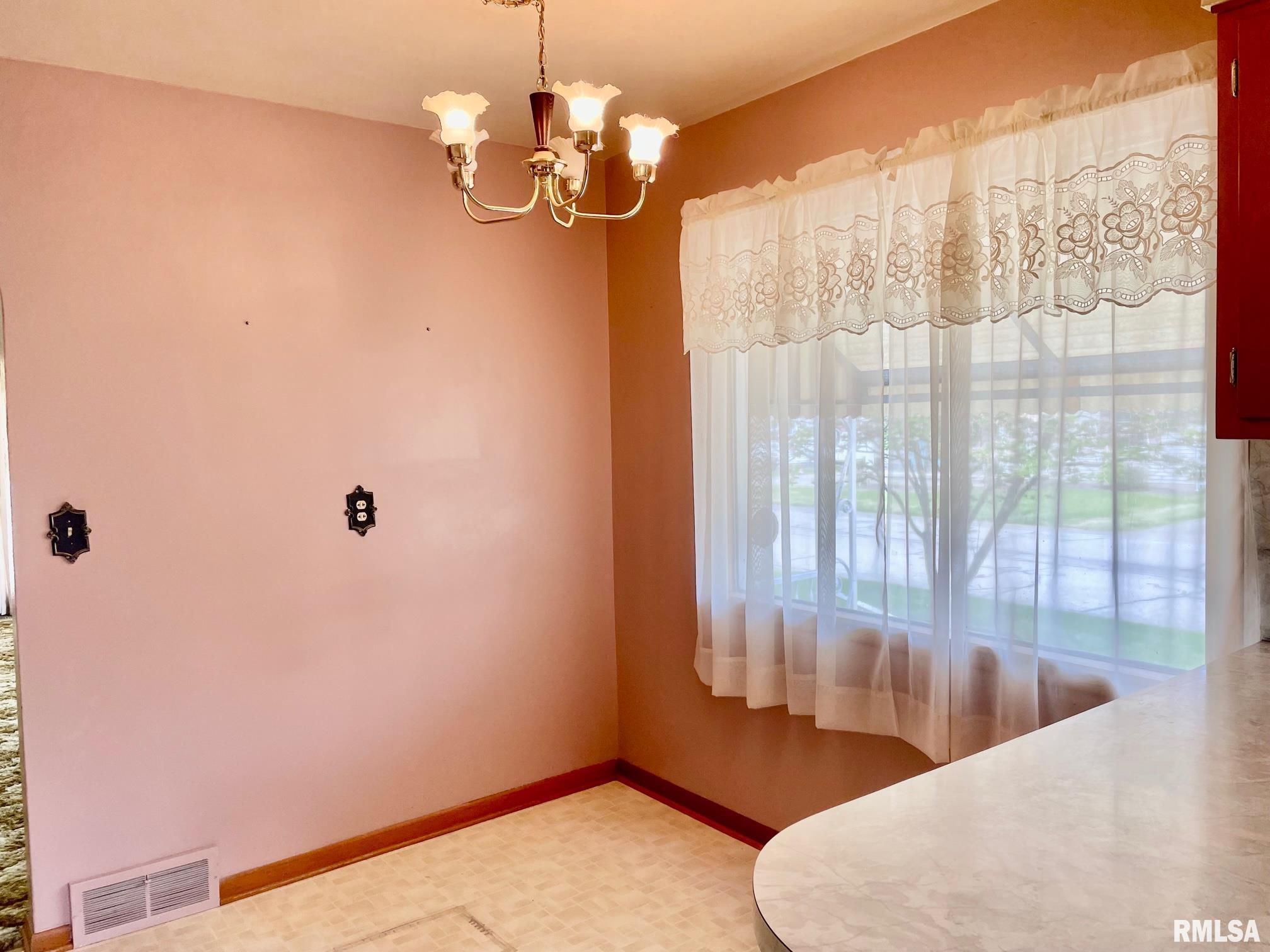 8 Alberta Lane Springfield, IL 62704 - Photo 11 of 26 Gallery Image 11