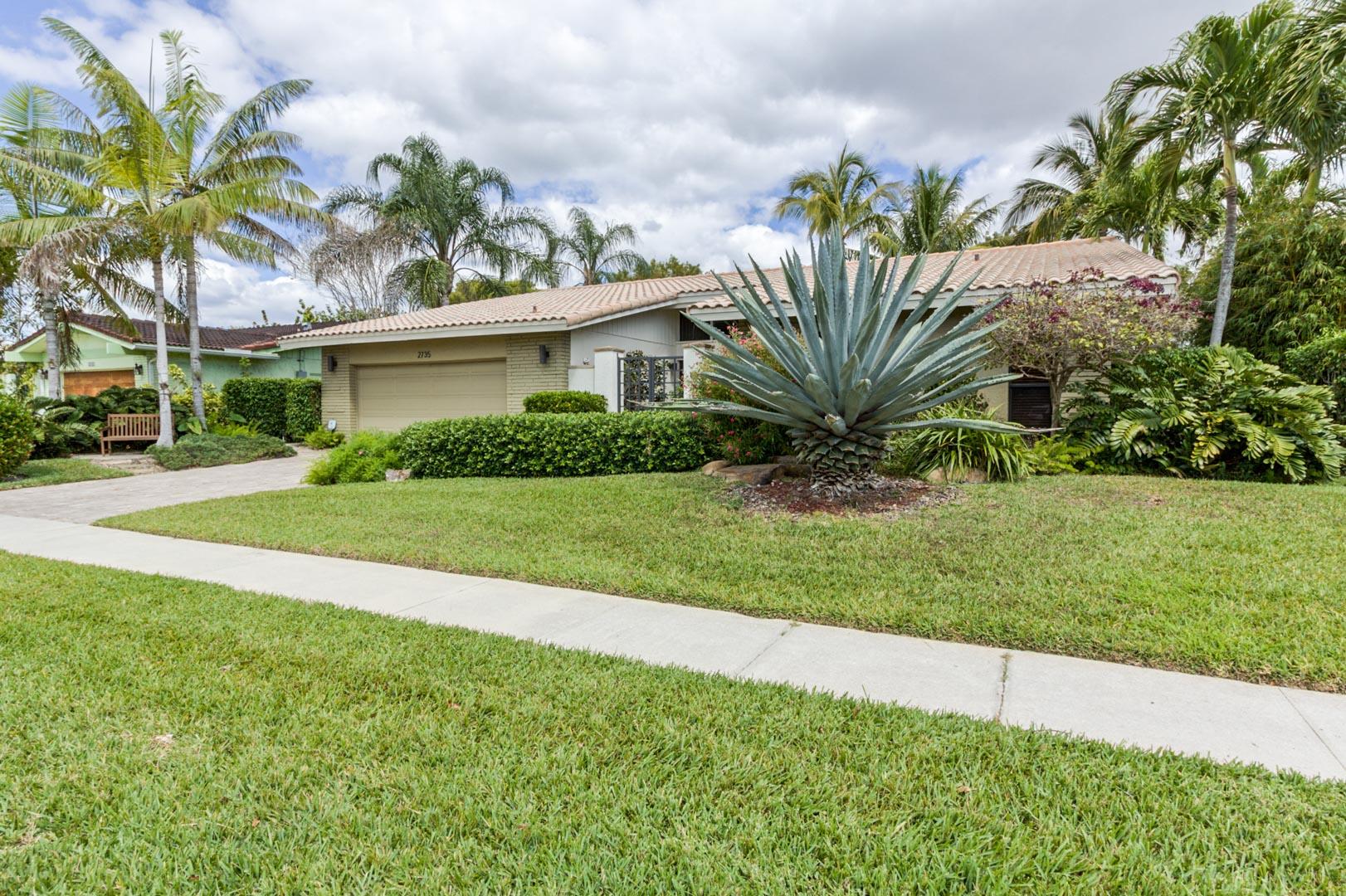 2735 Northwest 34th Street Boca Raton, FL 33434 - Photo 4 of 36 FRONT OF HOME