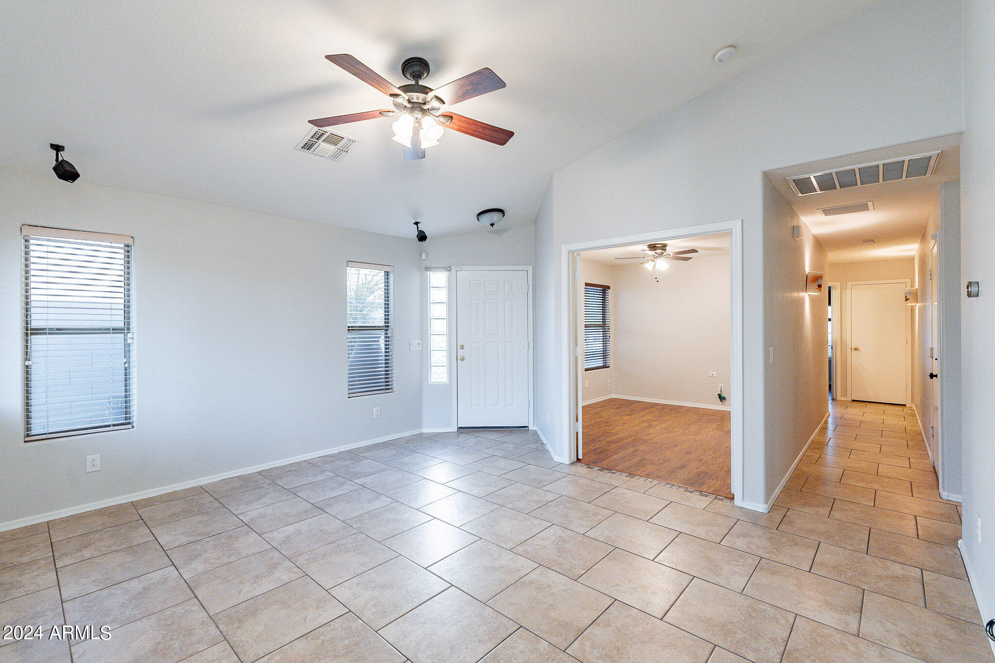 1774 East Del Rio Street Gilbert, AZ 85295 - Photo 12 of 32 19-web-or-mls-Del-19