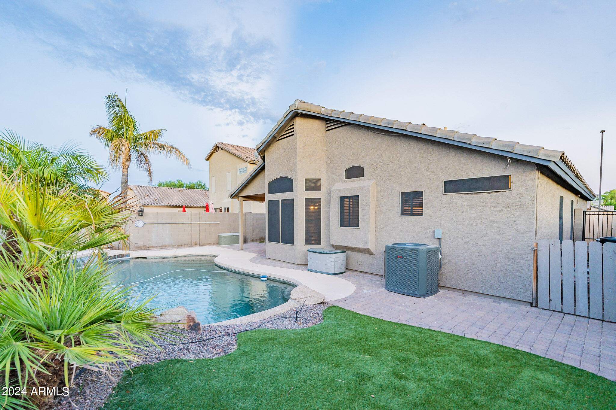 1774 East Del Rio Street Gilbert, AZ 85295 - Photo 26 of 32 71-web-or-mls-Del-twilight-9