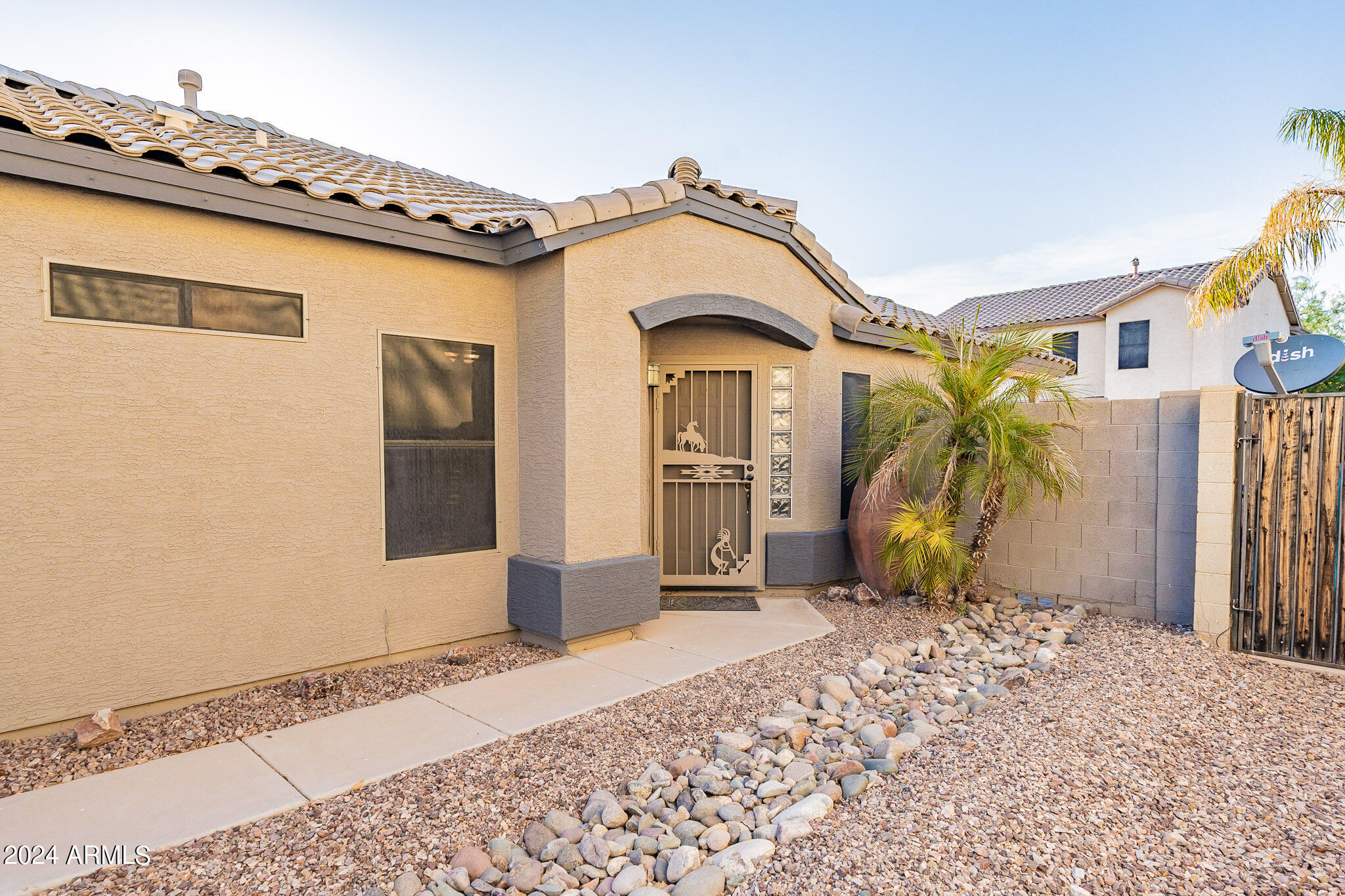 1774 East Del Rio Street Gilbert, AZ 85295 - Photo 3 of 32 5-web-or-mls-Del-5