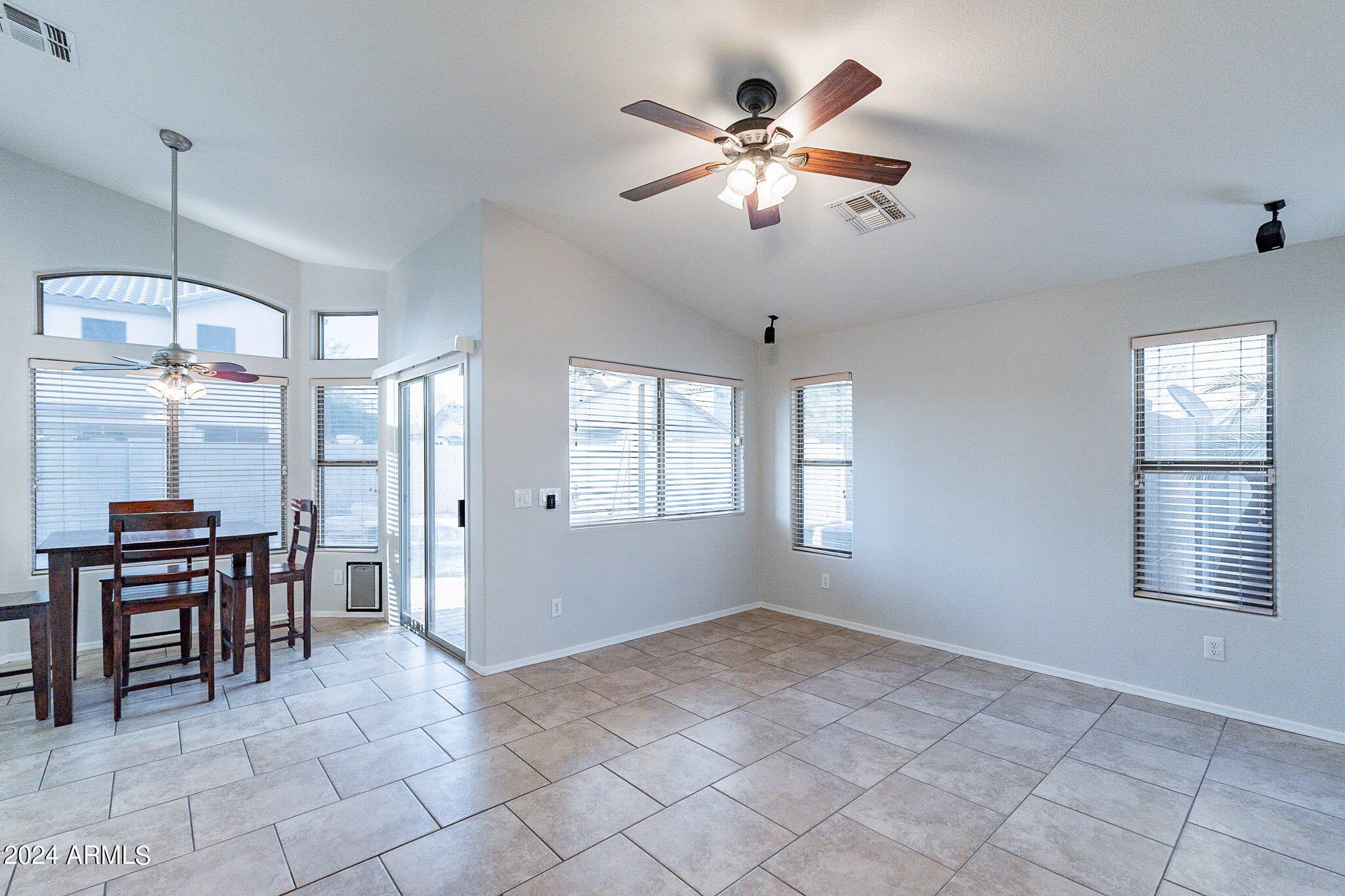 1774 East Del Rio Street Gilbert, AZ 85295 - Photo 5 of 32 20-web-or-mls-Del-20