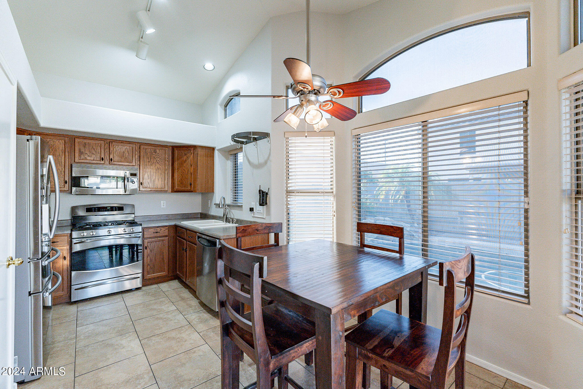 1774 East Del Rio Street Gilbert, AZ 85295 - Photo 7 of 32 17-web-or-mls-Del-17