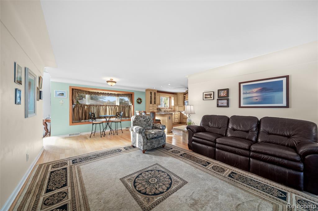 7214 Cardinal Road Algonac, MI 48001 - Photo 22 of 50