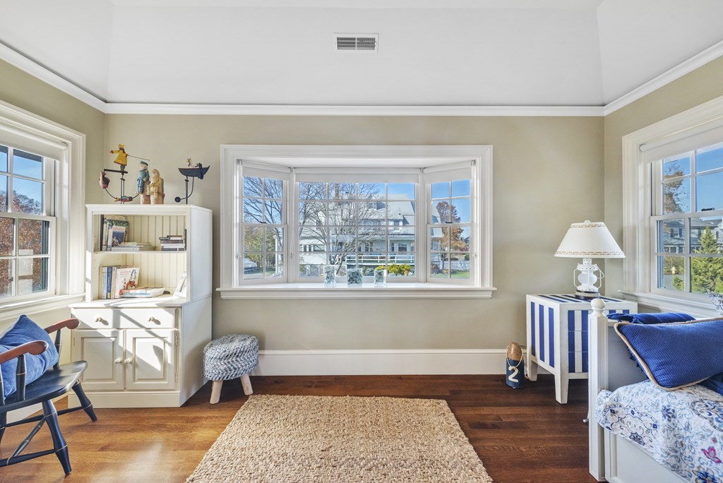 15 Spray Avenue Marblehead, MA 01945 - Photo 24 of 42 a living room with furniture and a window