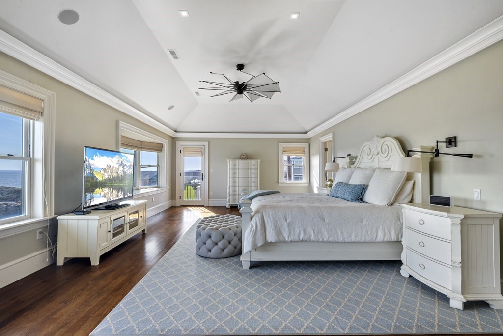 15 Spray Avenue Marblehead, MA 01945 - Photo 27 of 42 a living room with furniture and a chandelier