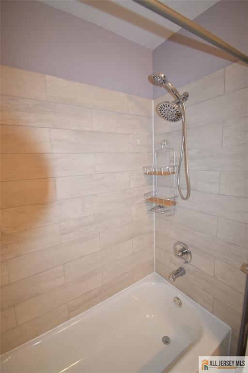 49 Farnham Square Sayreville, NJ 08859 - Photo 17 of 23