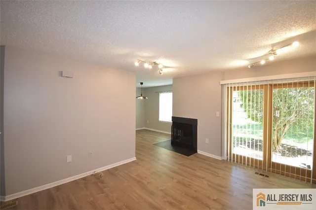 $2,600 | 49 Farnham Square, Sayreville, NJ 08859