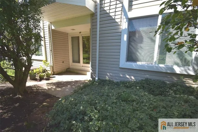 $2,600 | 49 Farnham Square, Sayreville, NJ 08859