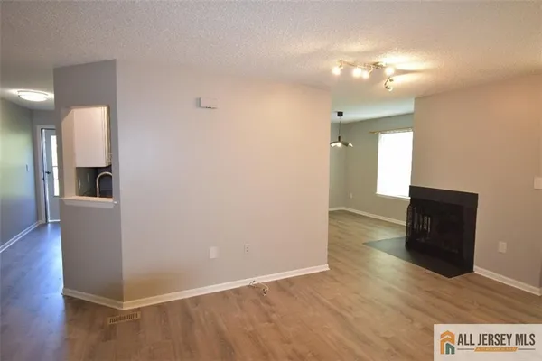 $2,600 | 49 Farnham Square, Sayreville, NJ 08859