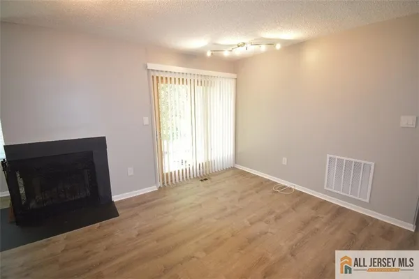 $2,600 | 49 Farnham Square, Sayreville, NJ 08859