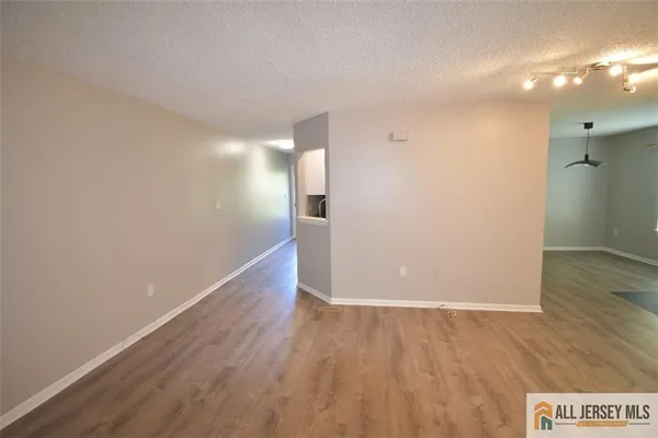 $2,600 | 49 Farnham Square, Sayreville, NJ 08859