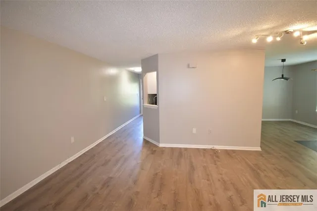 $2,600 | 49 Farnham Square, Sayreville, NJ 08859