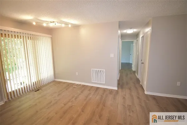 $2,600 | 49 Farnham Square, Sayreville, NJ 08859