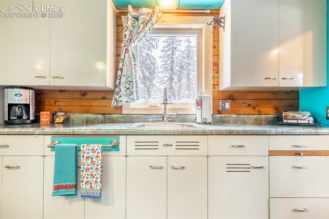 9050 Picabo Road Cascade, CO 80809 - Photo 8 of 40