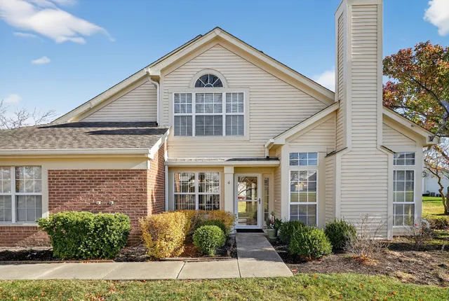 $319,900 | 370 Ashford Circle, Unit 4, Bartlett, IL 60103