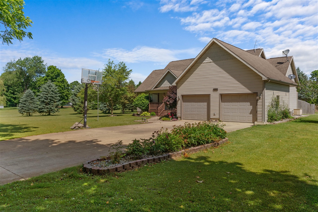 1016 Lukesport Road Quincy, MI 49082 - Photo 9 of 54