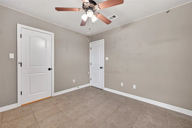 $305,000 | 504 Lexington Avenue, Clute, TX 77531