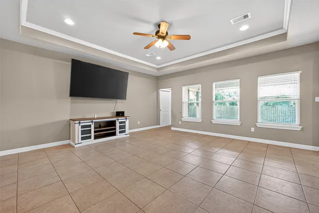 $305,000 | 504 Lexington Avenue, Clute, TX 77531