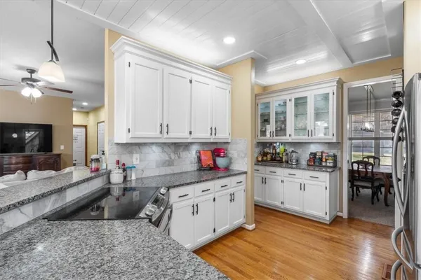 $585,000 | 2219 Southwest Park Avenue, Blue Springs, MO 64015