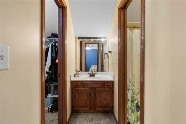 $585,000 | 2219 Southwest Park Avenue, Blue Springs, MO 64015