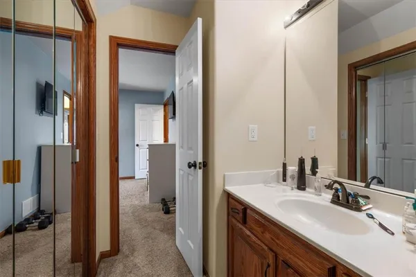 $585,000 | 2219 Southwest Park Avenue, Blue Springs, MO 64015