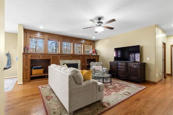 $585,000 | 2219 Southwest Park Avenue, Blue Springs, MO 64015