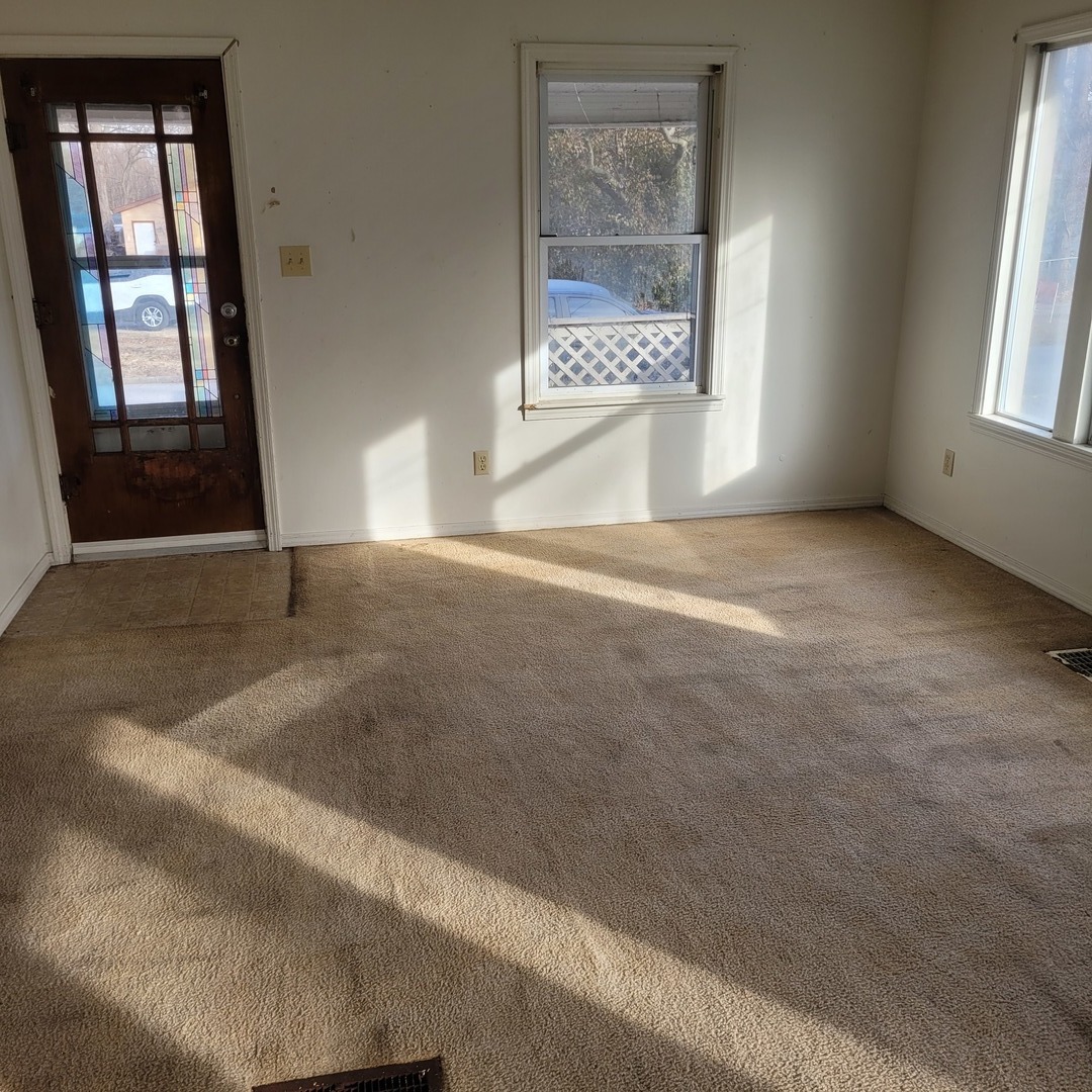 509 Lucier Street Murphysboro, IL 62966 - Photo 13 of 14 an empty room with windows