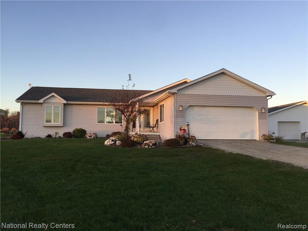 6893 Lothrop Road Imlay City, MI 48444 - Photo 7 of 98 2016-11-07 16.53