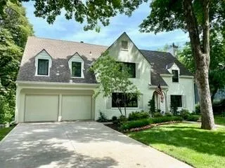 $1,850,000 | 6445 Overbrook Road, Mission Hills, KS 66208