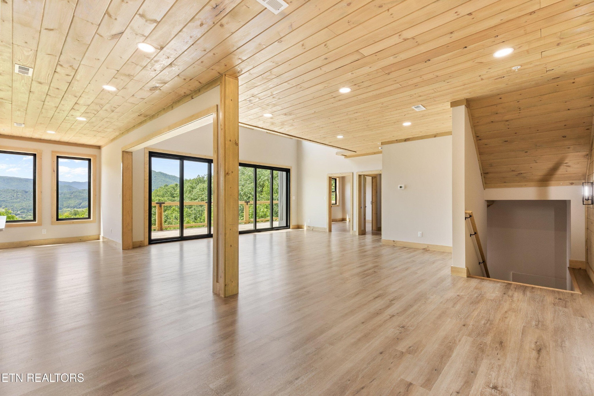 2959 Mockingbird Way Sevierville, TN 37862 - Photo 18 of 56