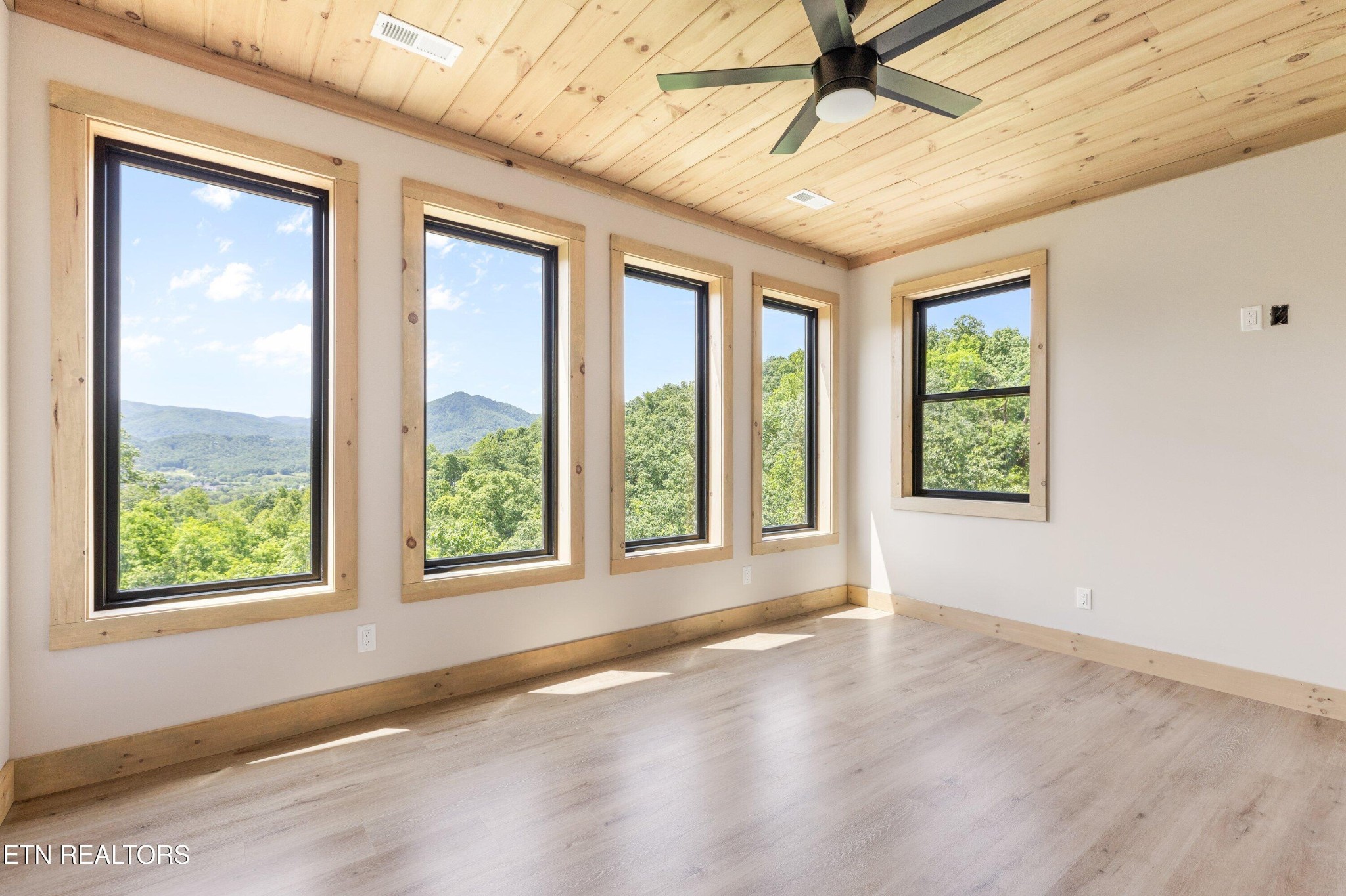 2959 Mockingbird Way Sevierville, TN 37862 - Photo 43 of 56