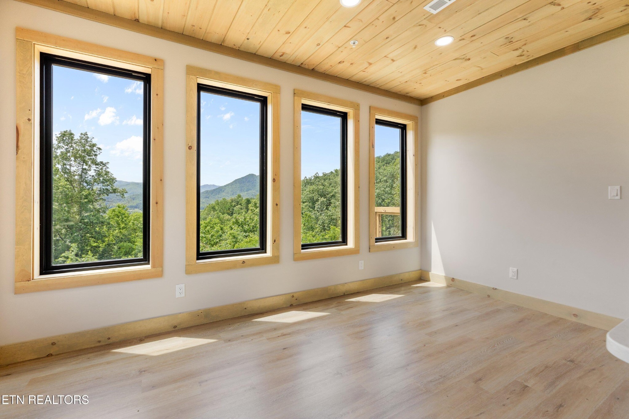 2959 Mockingbird Way Sevierville, TN 37862 - Photo 48 of 56