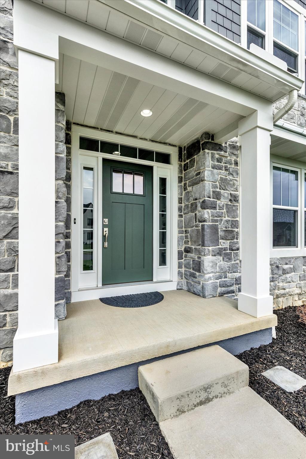 1033 Lititz Bend Drive Lititz, PA 17543 - Photo 4 of 58 Front door