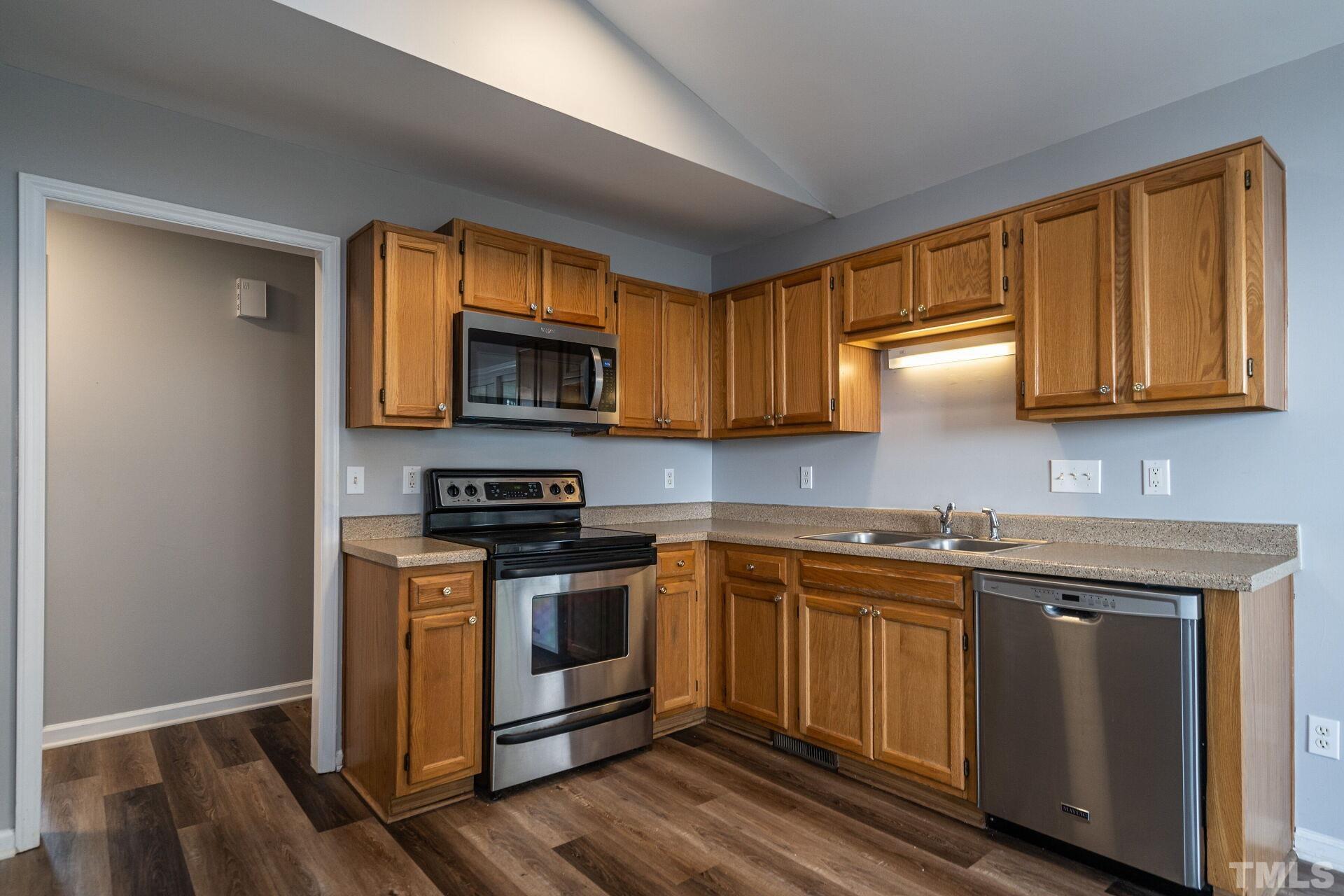 7504 Solumbra Court Raleigh, NC 27616 - Photo 12 of 30 Gallery Image 12