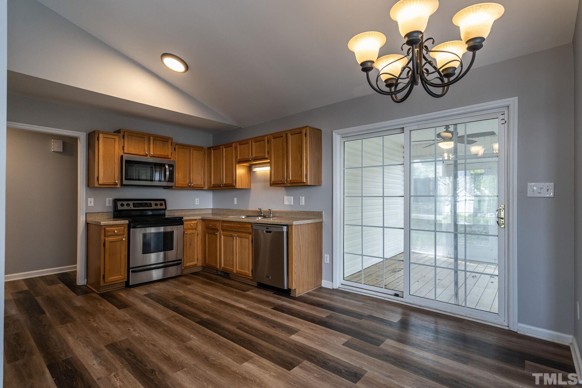 7504 Solumbra Court Raleigh, NC 27616 - Photo 10 of 30 Gallery Image 10