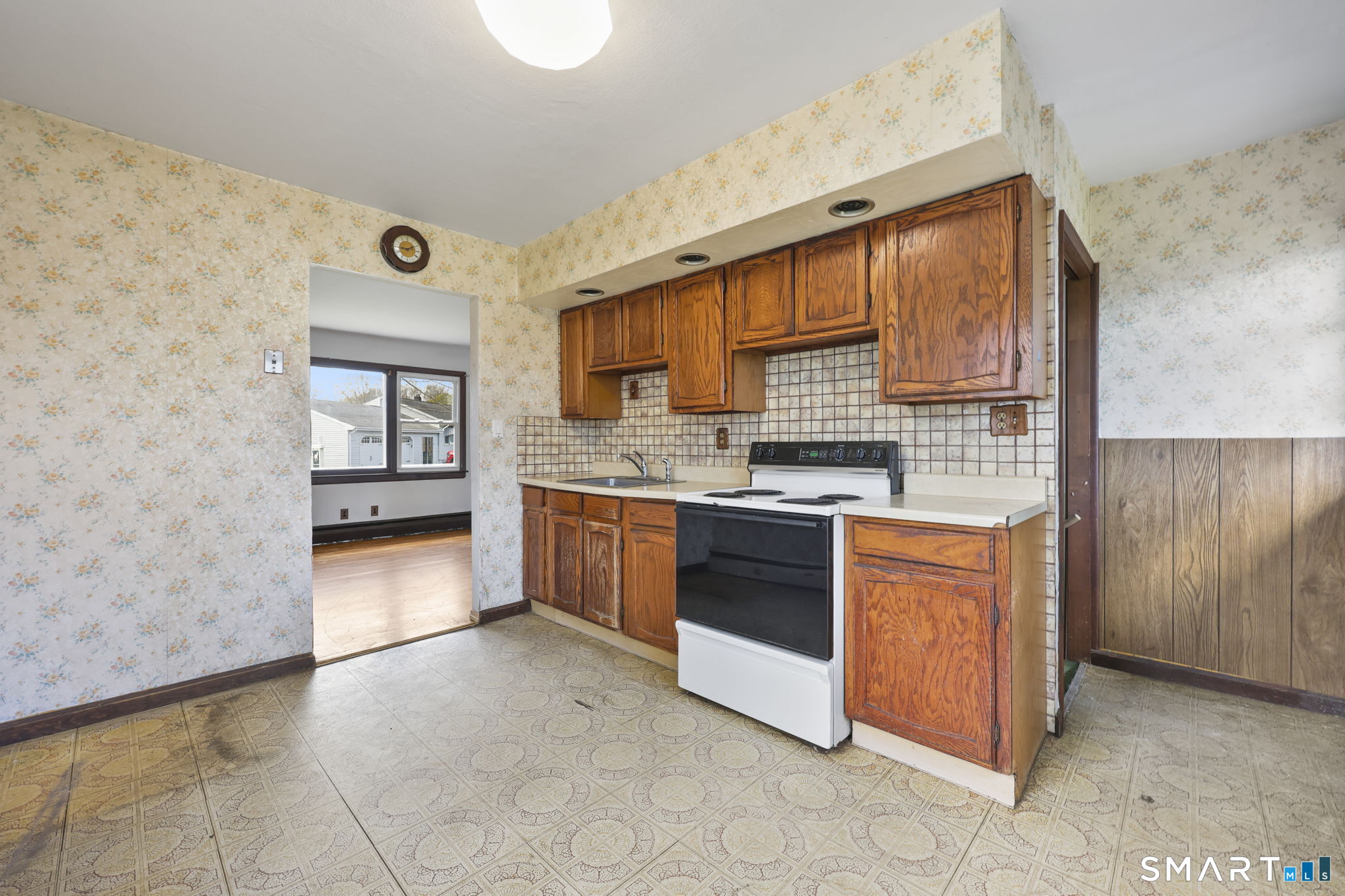 51 Fair Sailing Road West Haven, CT 06516 - Photo 10 of 30